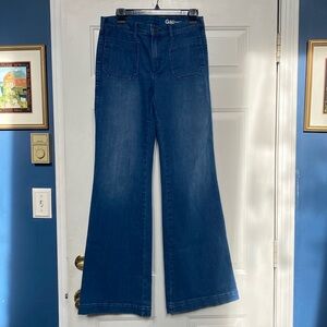 Gap bell bottom jeans 28